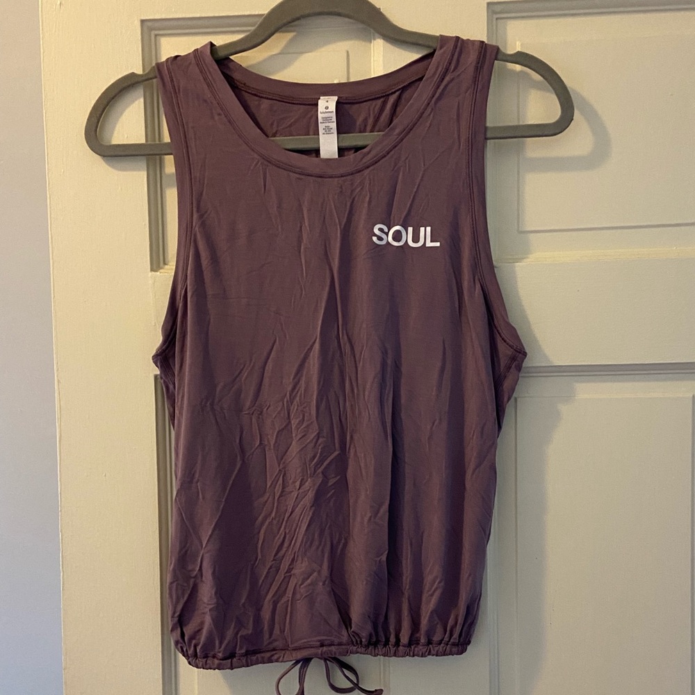 Soulcycle lululemon cropped top in plum